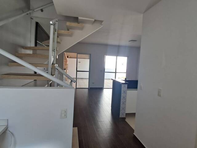 Casa para Venda em Carapicuíba - 2